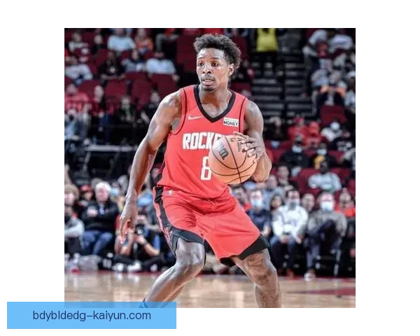 亚历杭德罗·加纳乔状态回暖，逐渐成为球队攻防核心