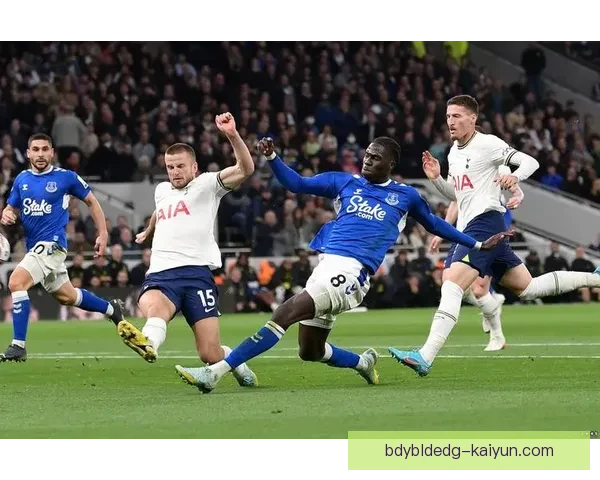 英超埃弗顿在足总杯中表现稳定，逐步恢复竞争力